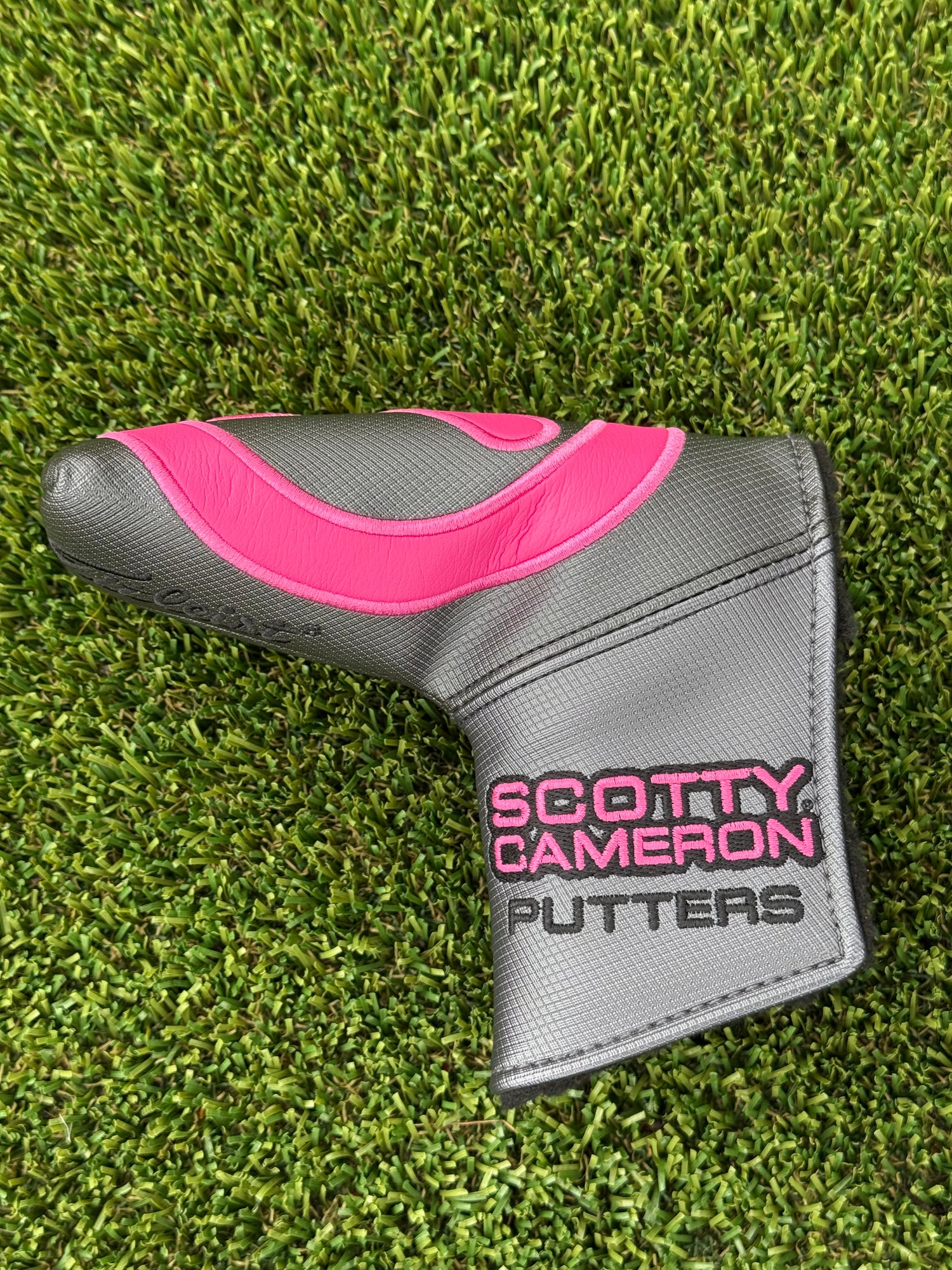 ✨Pink Industrial Circle T headcover✨