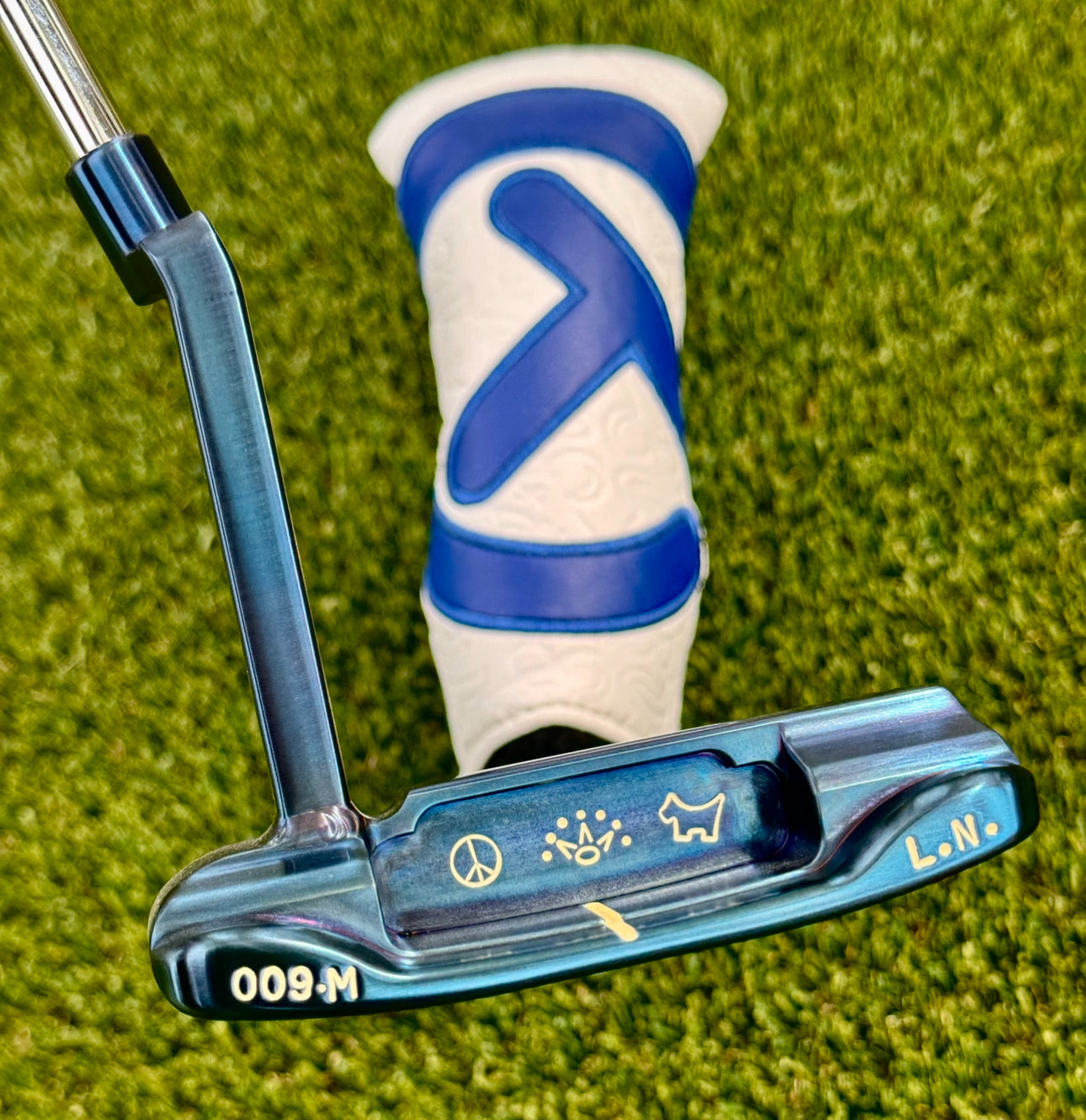 Scotty Cameron 009M 350G Welded Long Neck Chromatic Blue