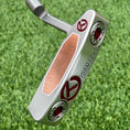 Load image into Gallery viewer, Scotty Cameron Newport 2 T22 Silver Mist Raw SSS 360G Circle T~~Brooks Koepka