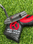Load image into Gallery viewer, Scotty Cameron Carbon Tour Newport 2 Tri Sole 350G Circle T