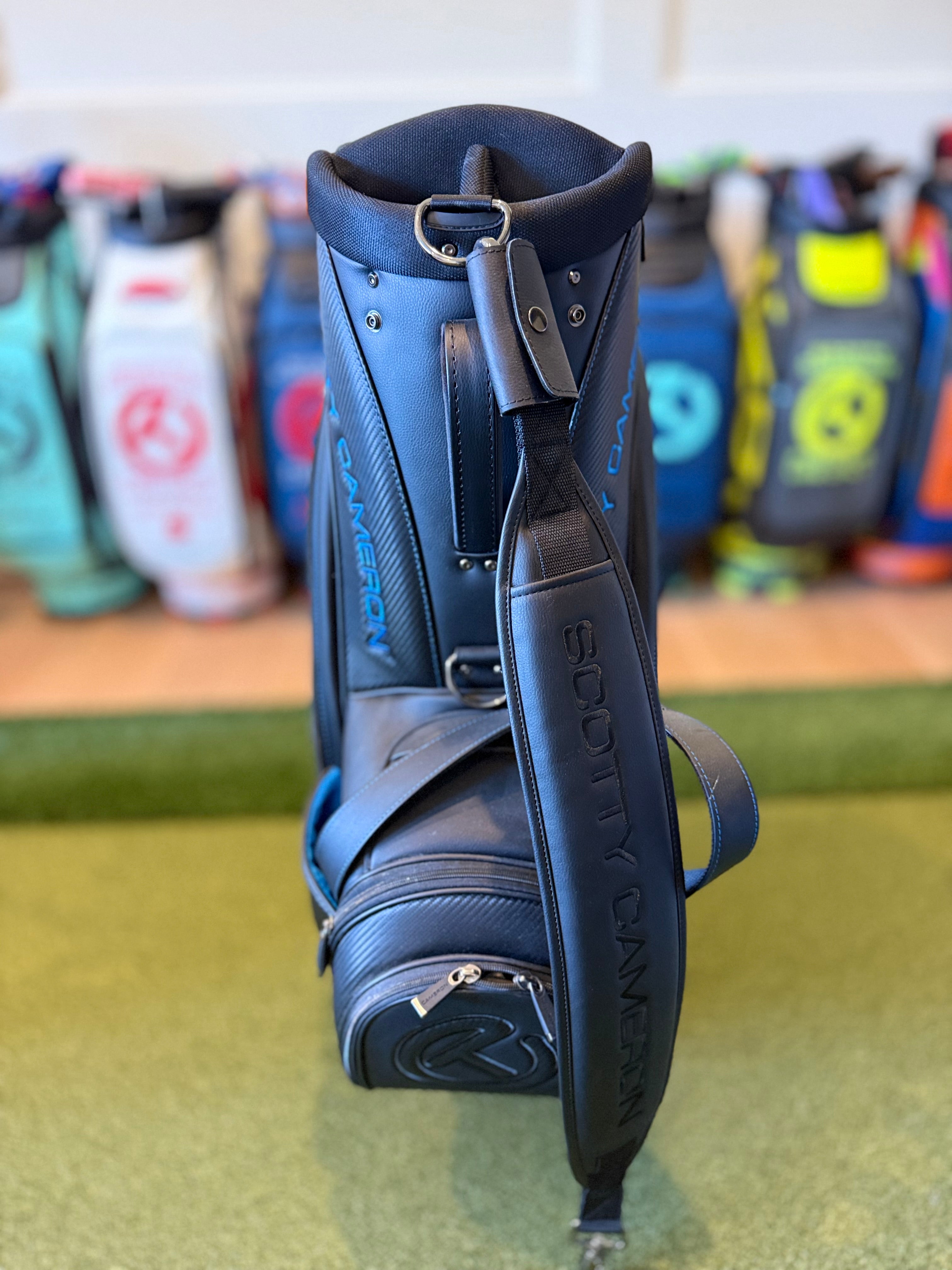 ✨Rare Back in Black Staff Bag Circle T✨ – TourScottys.com