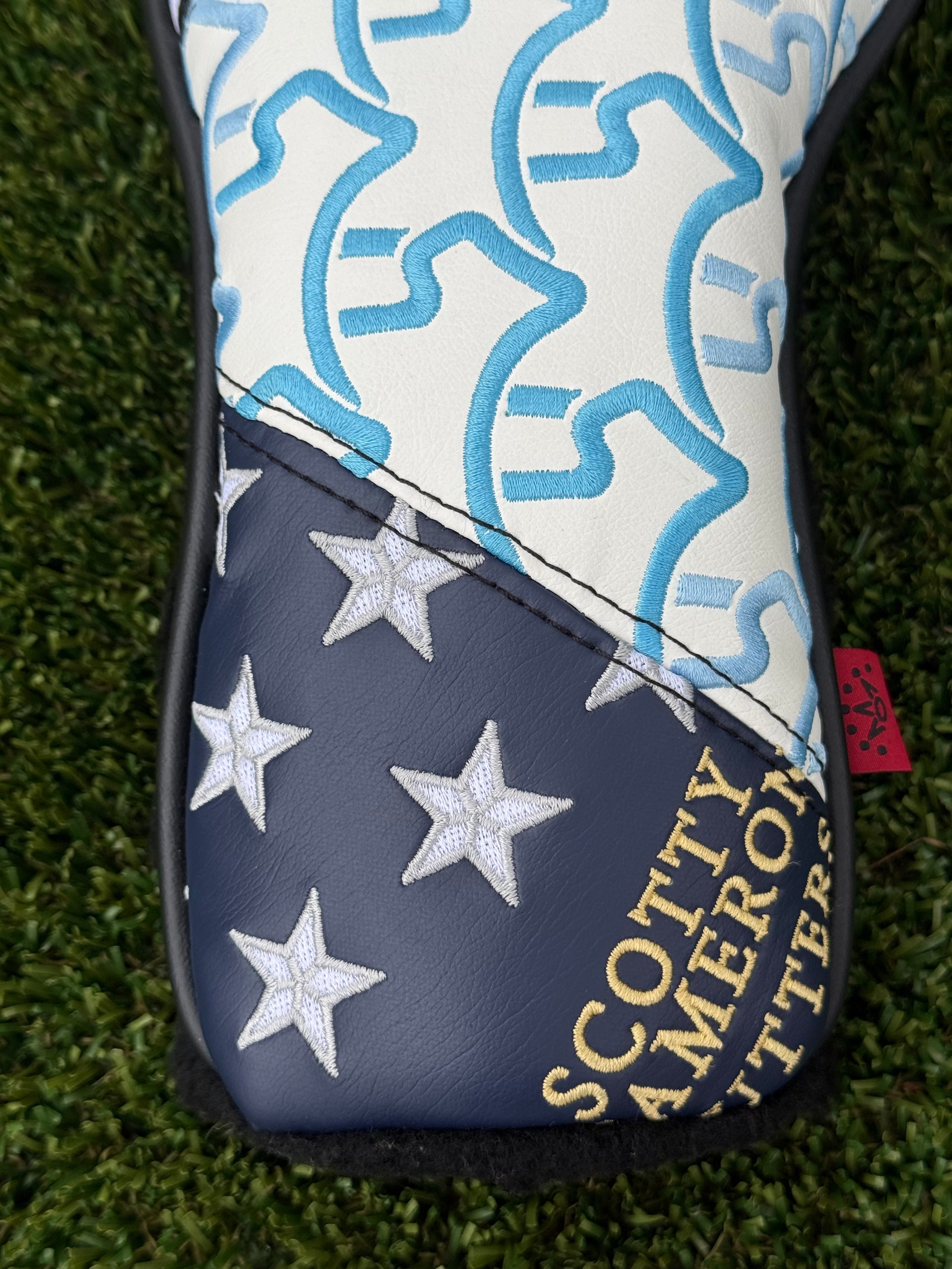 🏆Fairway Patchwork White Blue Wave Dogs🏆