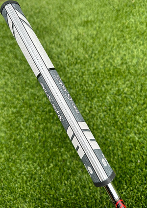 Scotty Cameron Circle T shaft with Super Stroke Flatso 1.0 grip