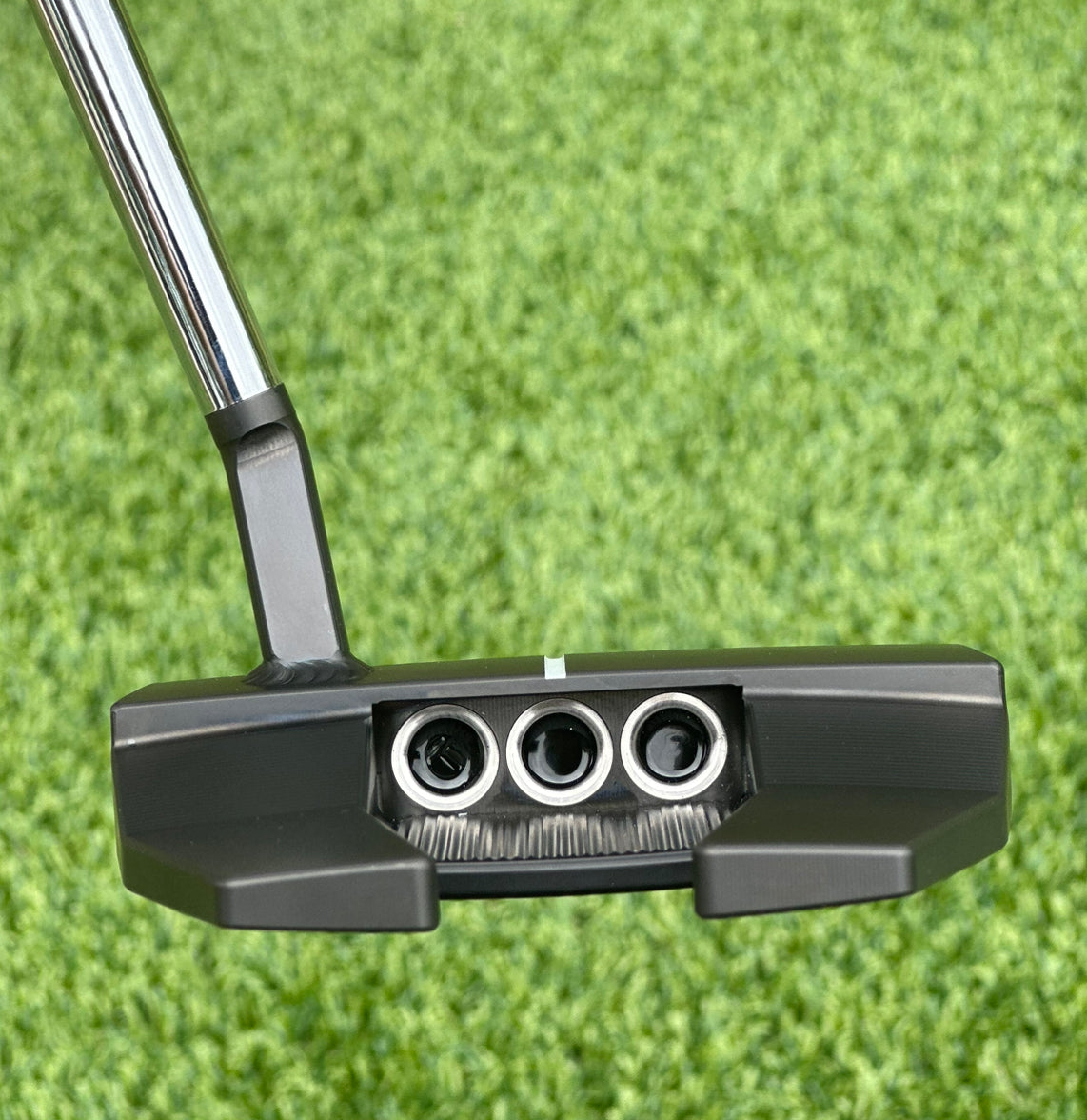 Scotty Cameron Tour Black Phantom X T5.5 Welded Neck 350G Circle T