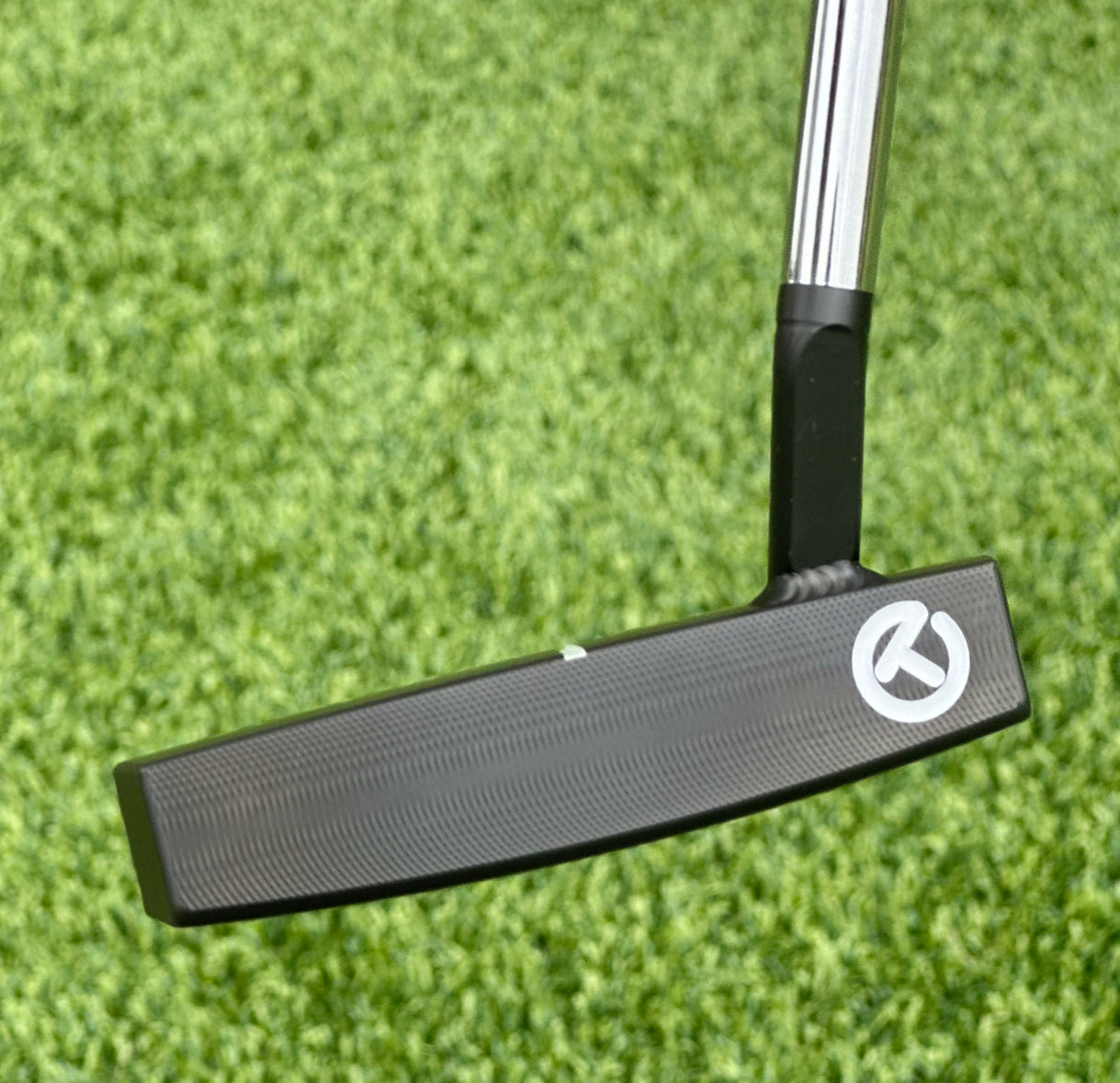 Scotty Cameron Tour Black Phantom X T5.5 Welded Neck 350G Circle T