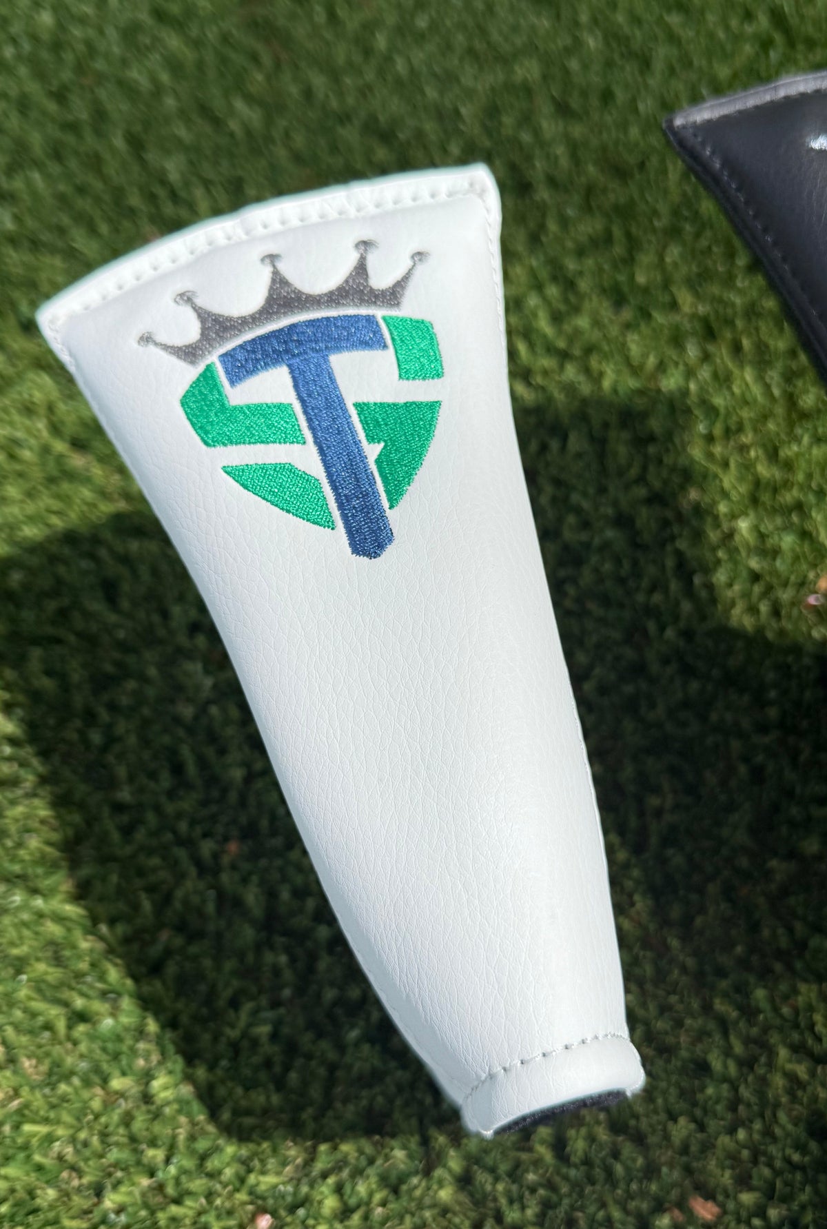 Tour Scottys Vessel Magnetic White Leather Headcover-Gains Entry into the Circle T Halloween Giveaway