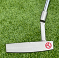 Load image into Gallery viewer, Scotty Cameron Tour Welded Neck Phantom T7.2 350G Circle T
