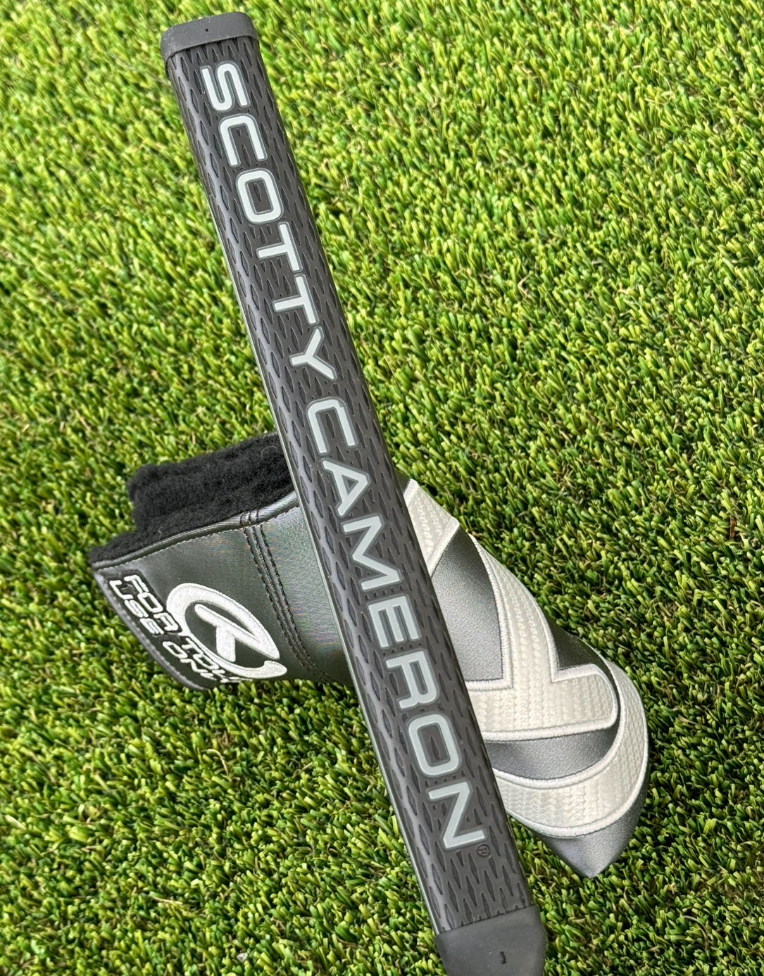 Scotty Cameron Deep Milled Select Squareback + Tour Black 360G