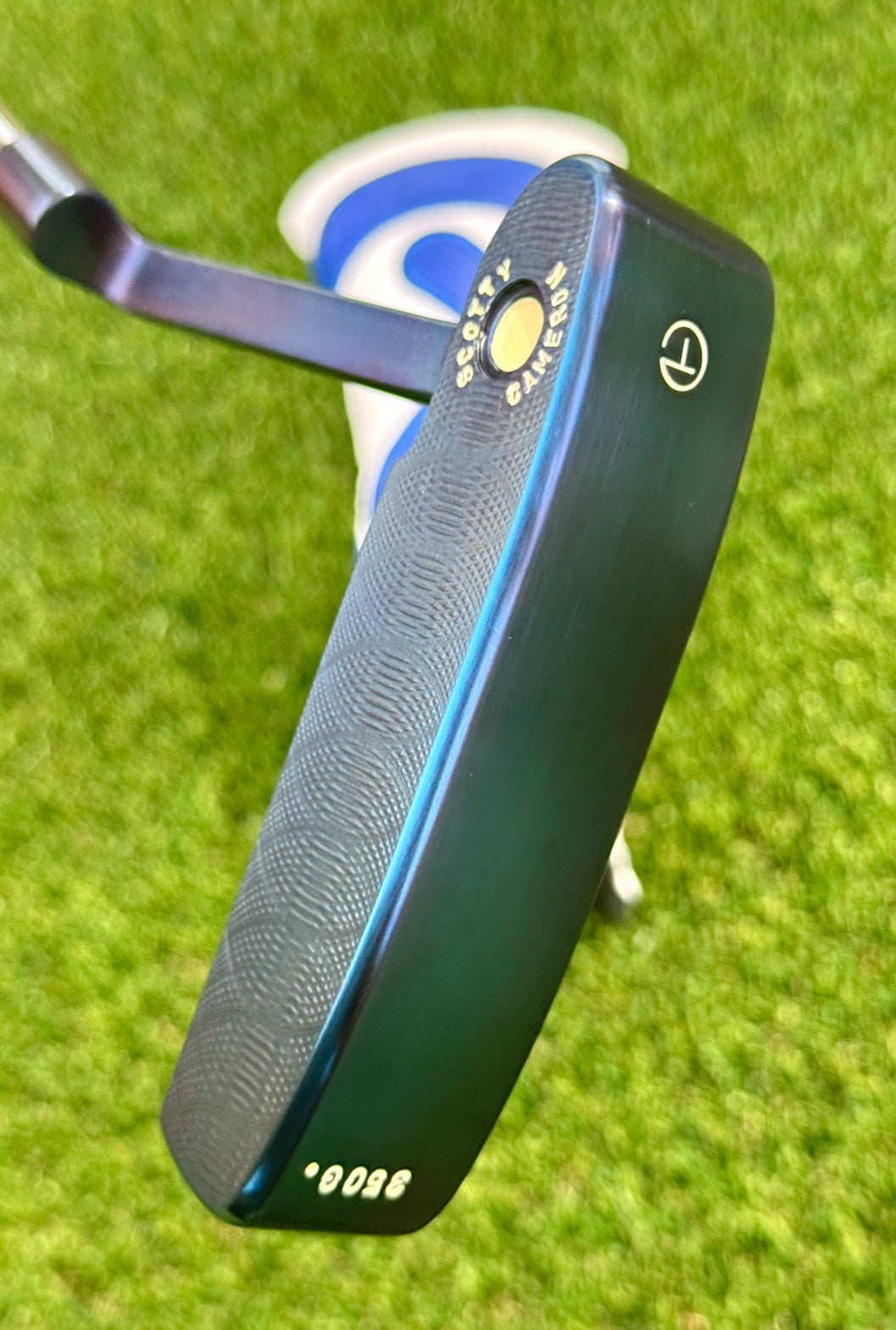 Scotty Cameron 009M 350G Welded Long Neck Chromatic Blue Circle T