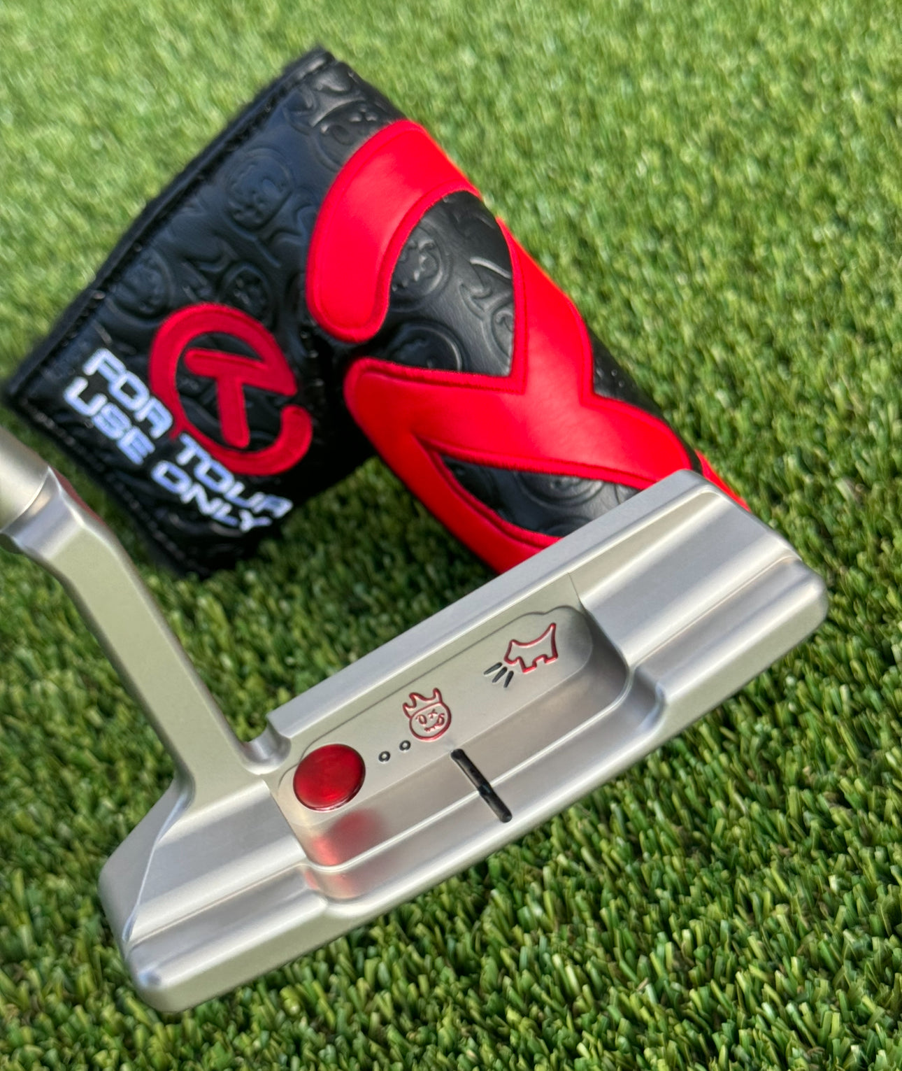 Scotty Cameron Tour Newport 2 Timeless SSS 350G Circle T Putter Barking Dog