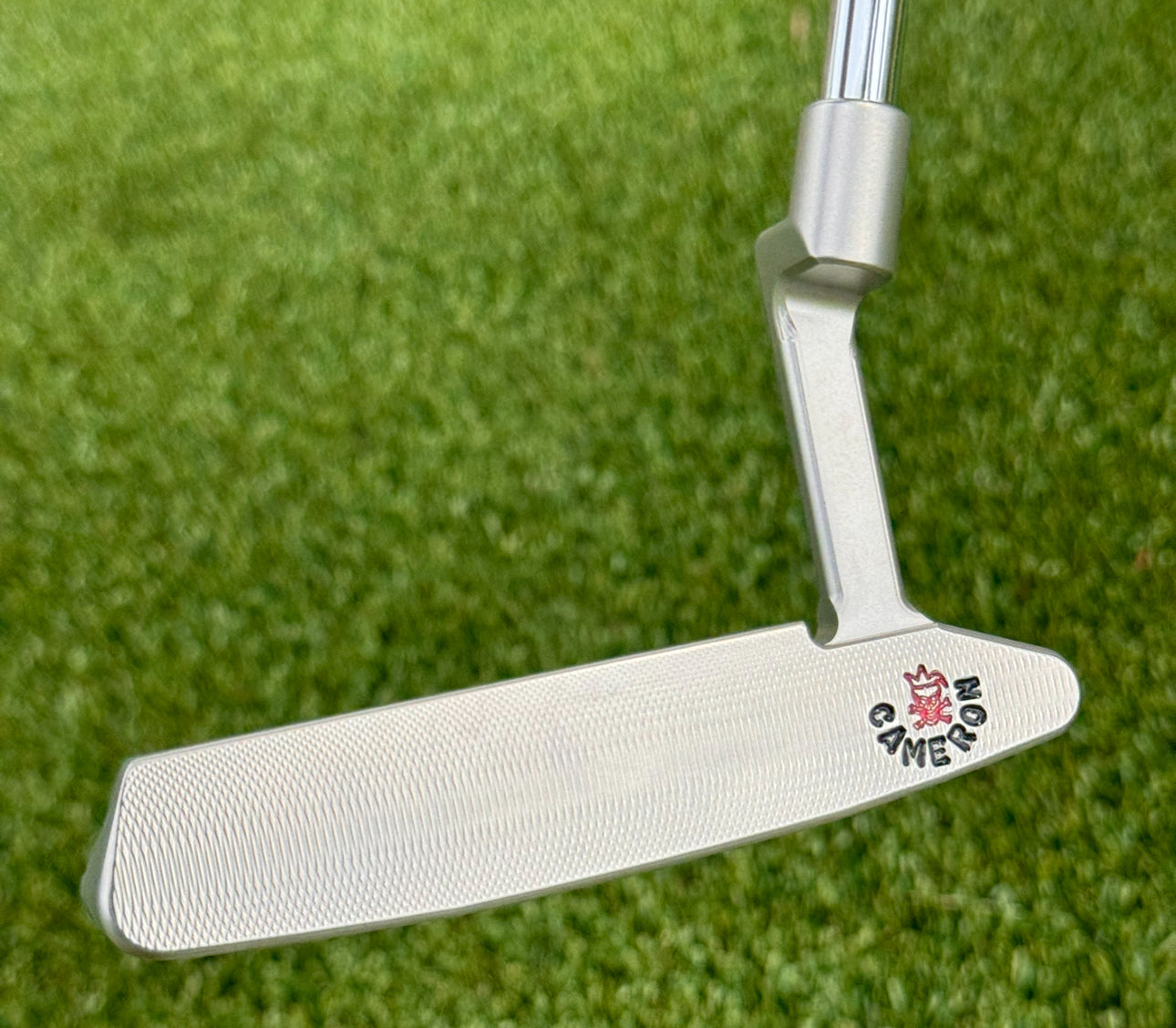 Couvre Putter Autocollant Mylar Scotty Cameron Gallery 3 - L'art De Putter - Neuf, 3 Pouces, Multicolore Veil Kotteri Tome 1 Couvre Putter Autocollant Mylar Scotty Cameron Gallery 3 - L'art De Putter - Neuf, 3 Pouces, Multicolore Veil Kotteri Tome 1