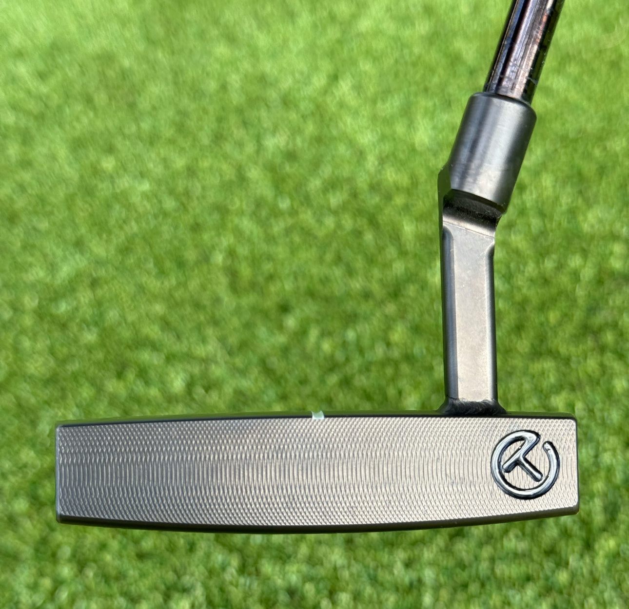 Scotty Cameron Tour Black Phantom X T7.2 Welded Neck 360G Circle T