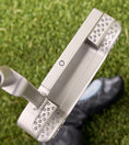 Load image into Gallery viewer, ✨Scotty Cameron Fancy Back 009M SSS 350G Circle T Putter✨
