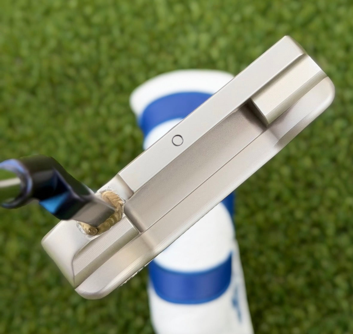 🎁Two Tone 009 Masterful Carbon/SSS 350G🎁