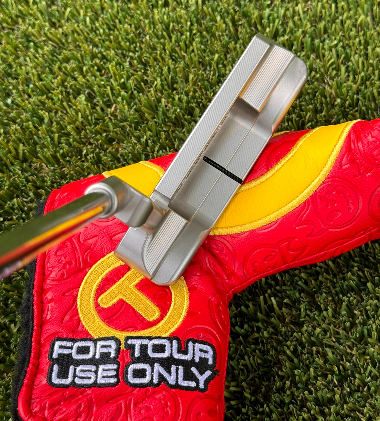 Scotty Cameron Masterful Tourtype Button Back 360G Circle T Putter