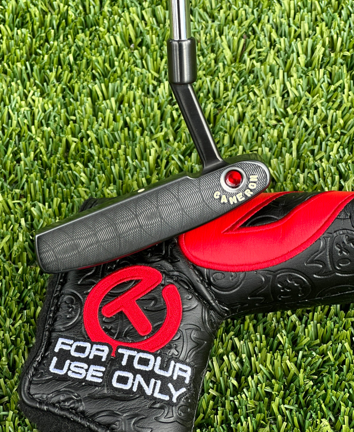 Scotty Cameron Tour Brushed Black Carbon 009 Masterful 350G Cherry