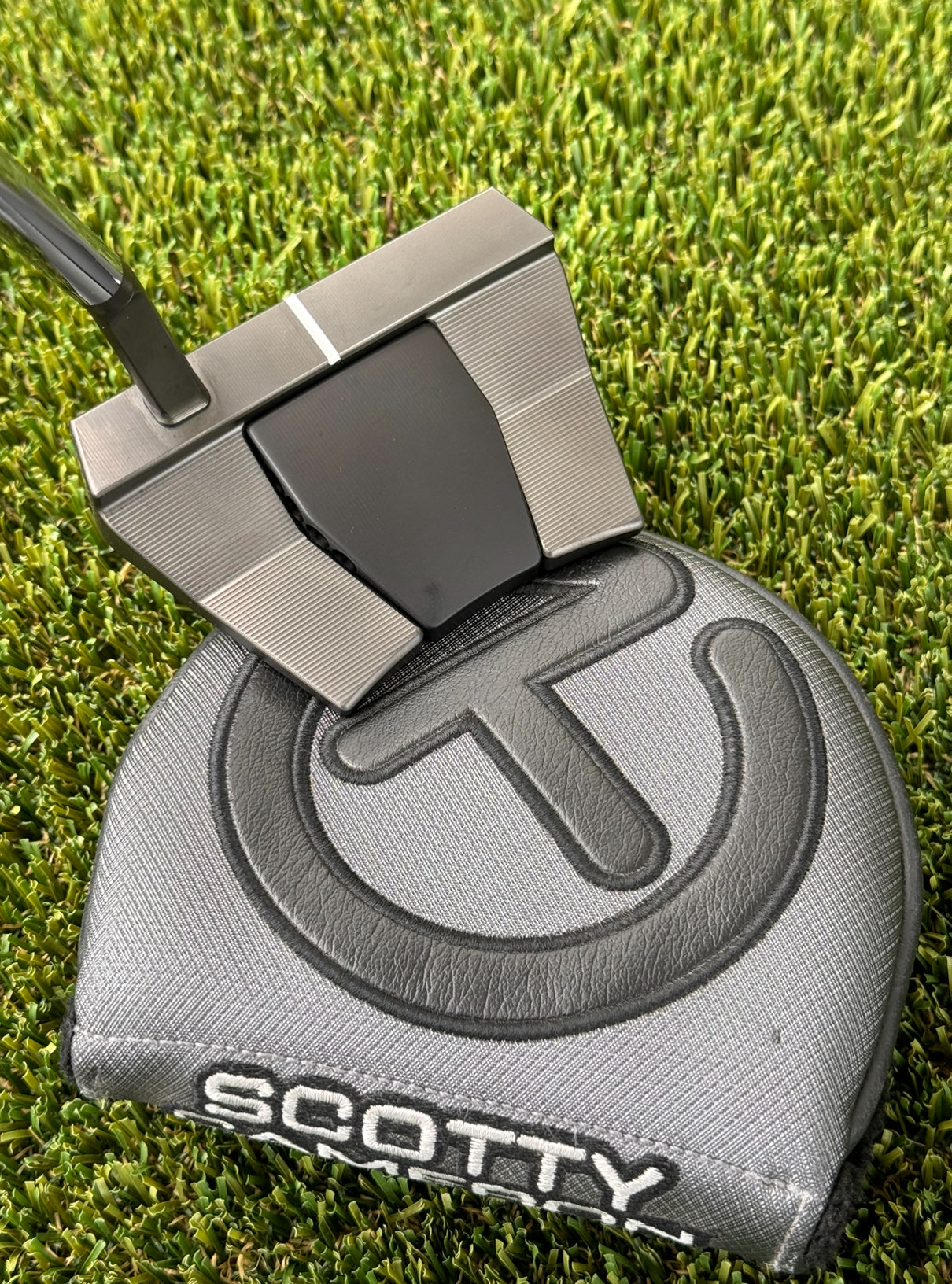 Scotty Cameron Tour Black Phantom X T9.5 350G Circle T Putter