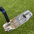Load image into Gallery viewer, Scotty Cameron 009M Beached Welded Two Tone Hot Head Harry, Jesters Circle T Putter
