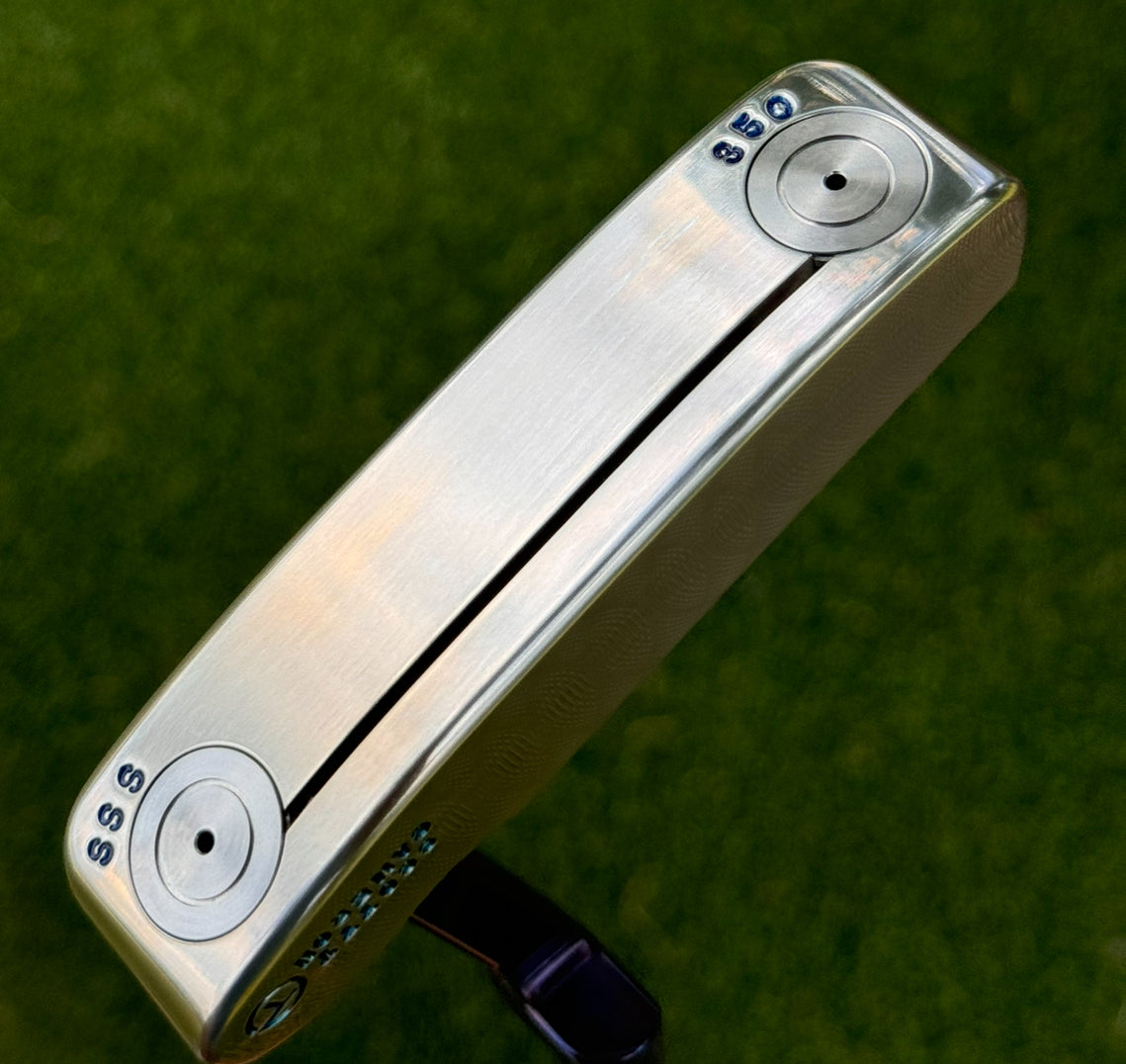 Scotty Cameron 009M Beached Welded Two Tone Hot Head Harry