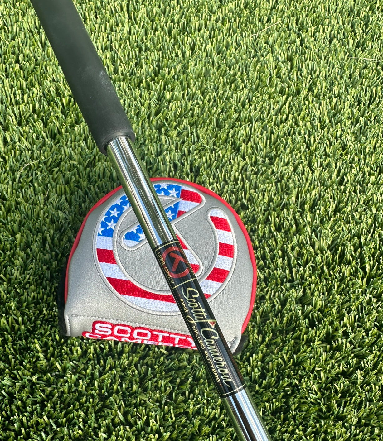 Scotty Cameron Tour Black Welded Neck Phantom X T5.5 Circle T