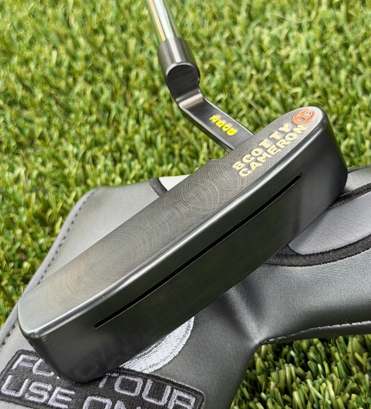 🎁Scotty Cameron Tour Black Carbon Prototype 009 Beached 350G Circle T Putter🎁