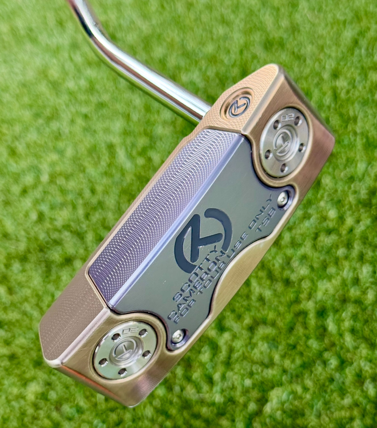 ✨Tour Squareback Chromatic Bronze Circle T✨