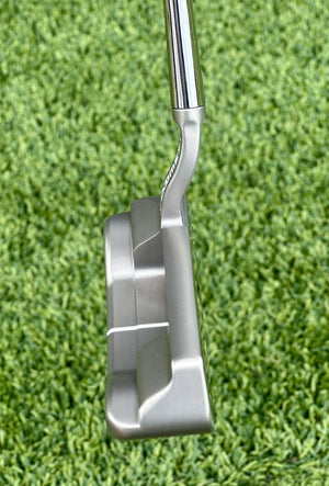 Scotty Cameron Tour Newport 1.5 T10 Button Back Smooth Face Circle T Putter