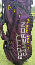Load image into Gallery viewer, 🎊Scotty Cameron 2025 Mardi Gras Purple Circle T Bag with JJ Headcover Set🎊
