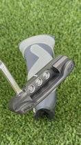 Load and play video in Gallery viewer, 🇺🇸🇪🇺Welded Neck Two Tone Masterful 009 SSS🇺🇸🇪🇺
