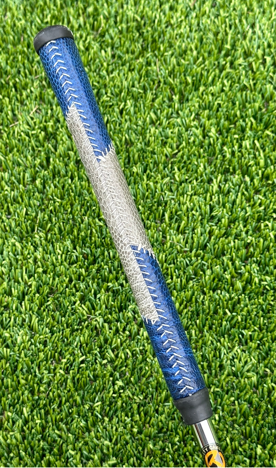 Scotty Cameron 34'' Plumbers Neck Circle T shaft with SS Band and Leather Grip