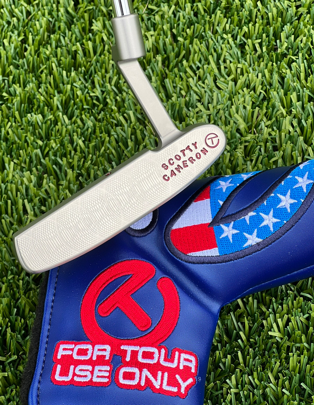 Scotty Cameron Tour Newport Cherry Bomb Titleist 350G Circle T