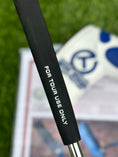 Load image into Gallery viewer, Scotty Cameron Tour 009M Welded Long Neck Chromatic Blue 350G Circle T
