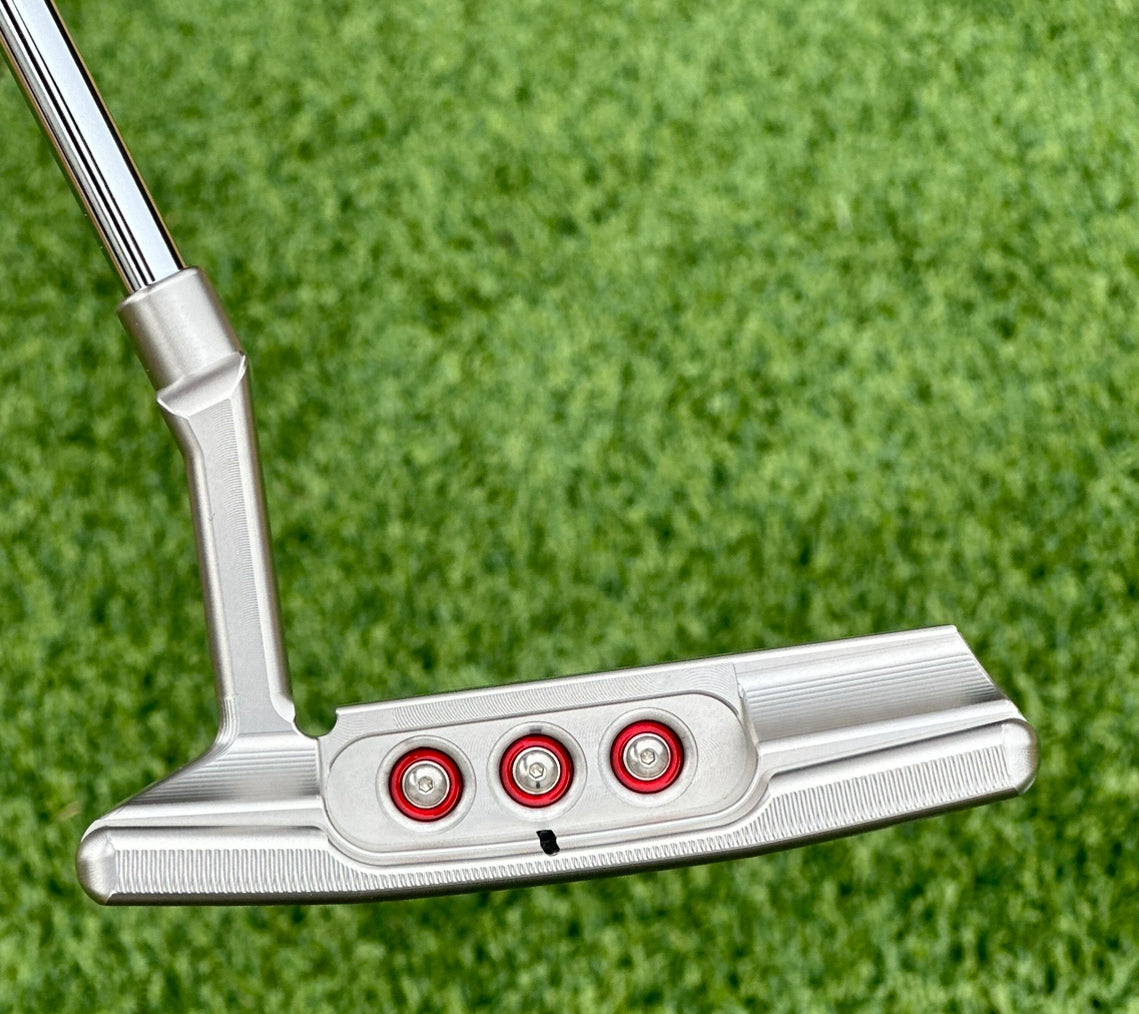 Scotty Cameron Newport 2 Button Back Timeless 360G Circle T