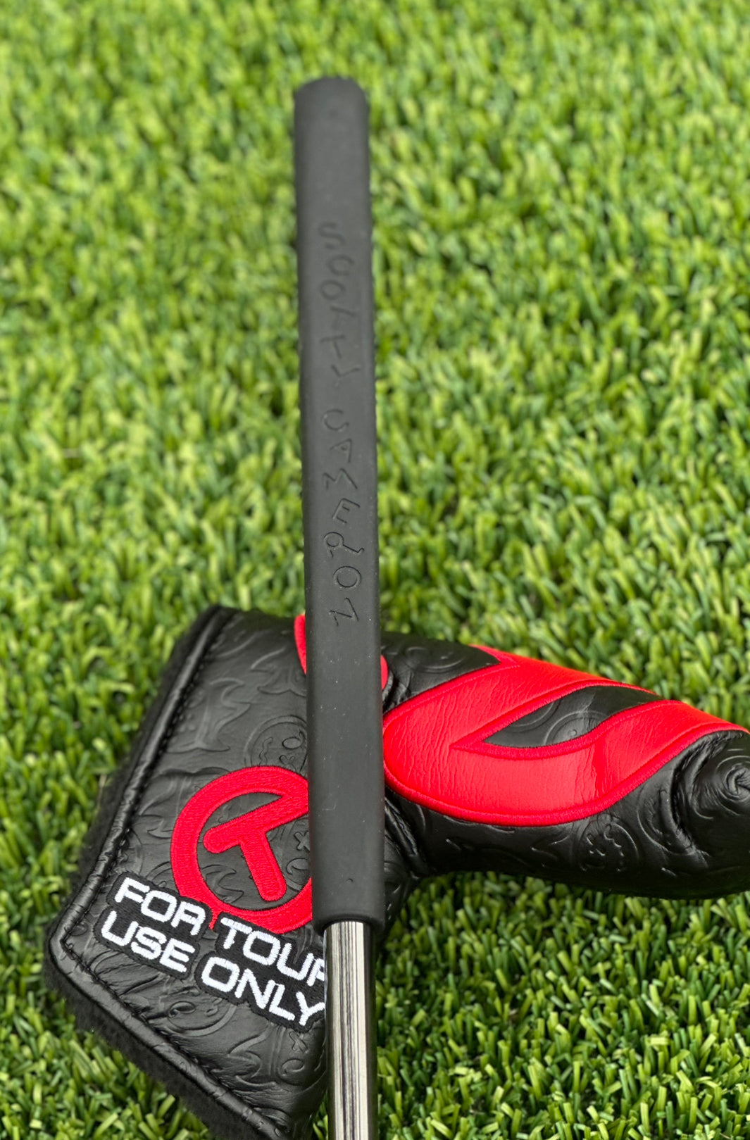 Scotty Cameron Tour Carbon Newport 2 Tri Sole Deep Milled 350G Circle T Putter